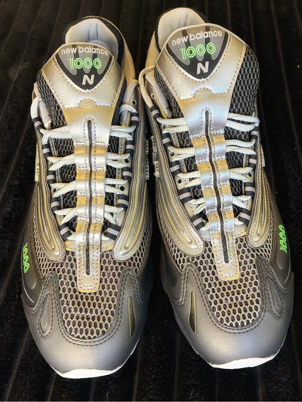 New Balance 1000 Men’s Sneakers in Silver with Green Accents
